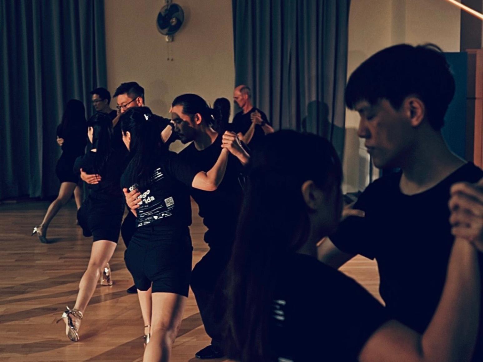 HK Tango photograph 1 of 6
